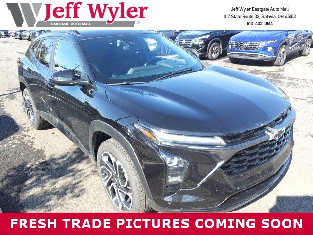 Used 2025 Chevrolet Trax RS w/ Driver Confidence Package