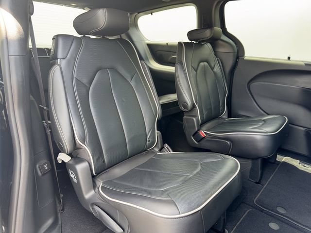 Used 2023 Chrysler Pacifica Limited w/ Uconnect Theater Family Group AWD/4WD image 30