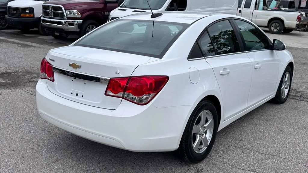 Used 2016 Chevrolet Cruze LT FWD image 5