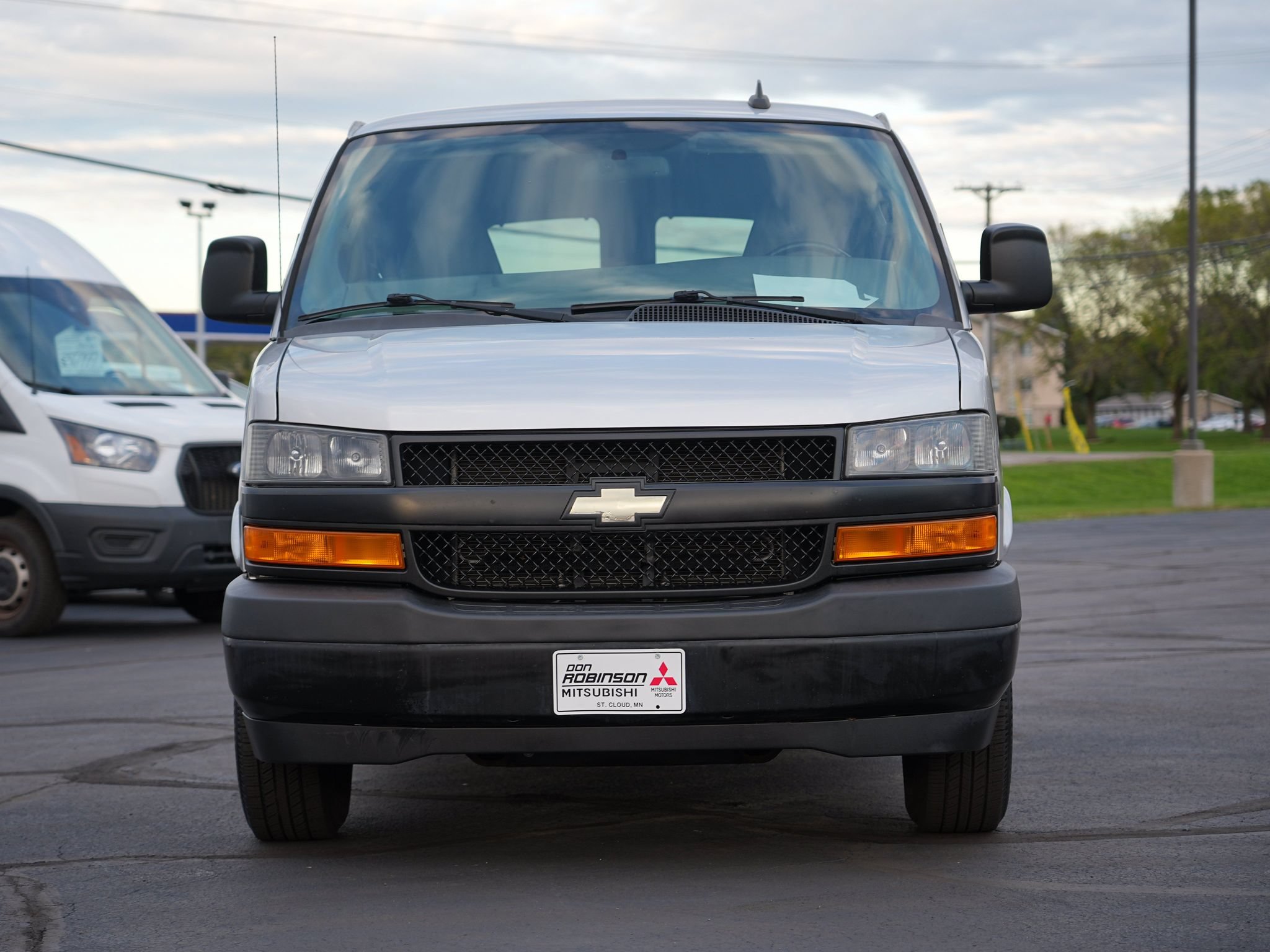 Used 2018 Chevrolet Express 2500 LS w/ Driver Convenience Package RWD image 9