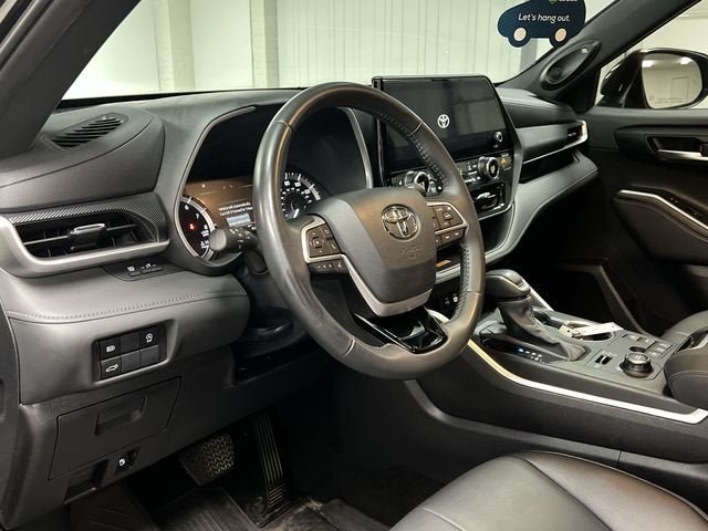 Used 2024 Toyota Highlander XSE AWD/4WD image 10
