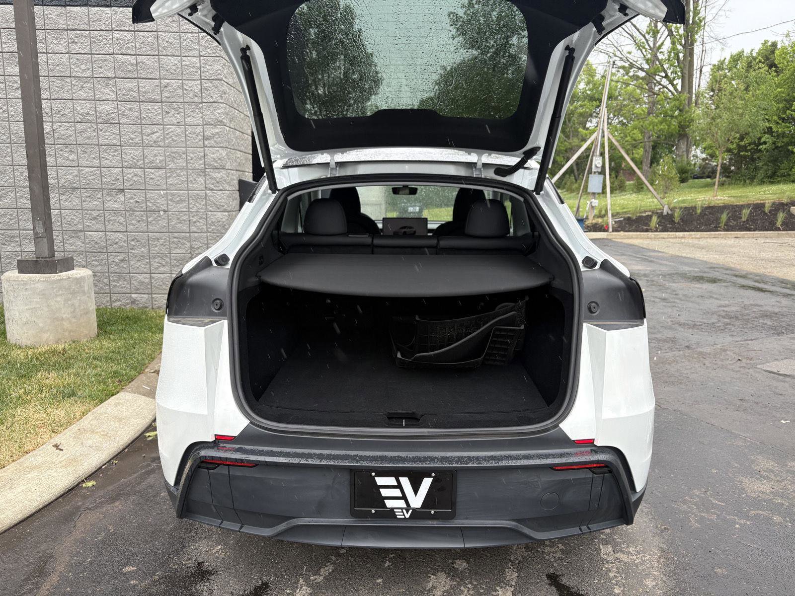 Used 2026 Tesla Model Y Long Range image 8