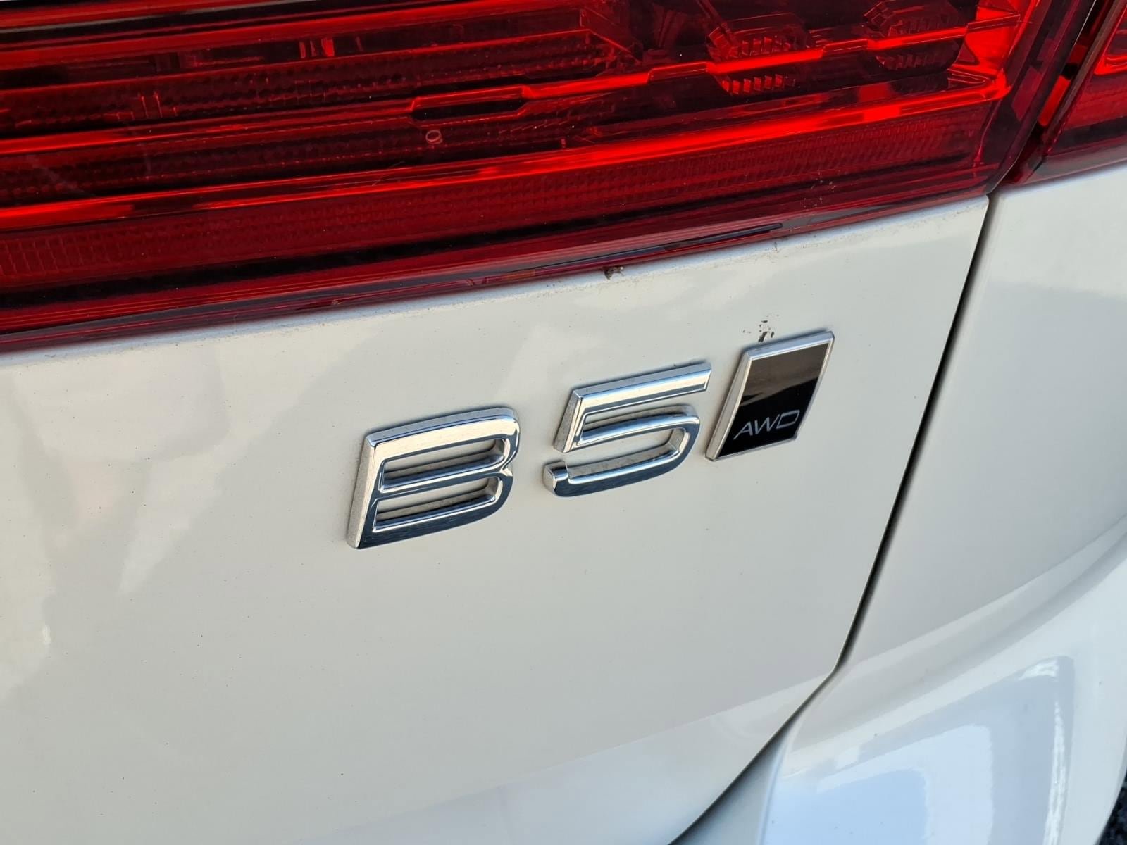 Used 2024 Volvo XC60 B5 Plus w/ Protection Package Premier AWD/4WD image 10