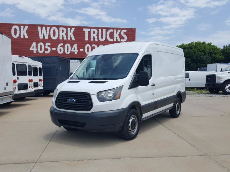 Used 2016 Ford Transit 250 130 Medium Roof RWD image 3