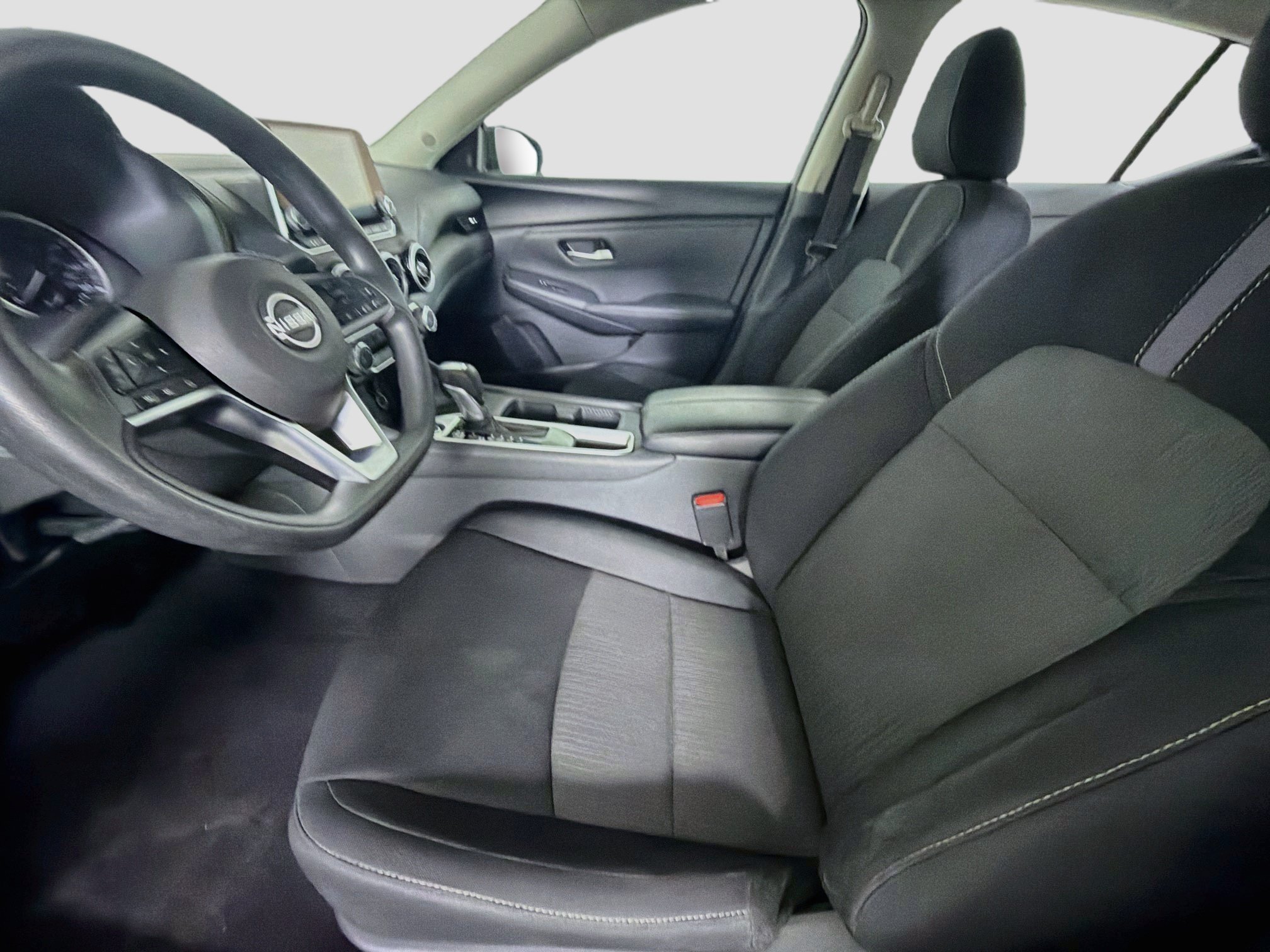 Used 2025 Nissan Sentra SV FWD image 13