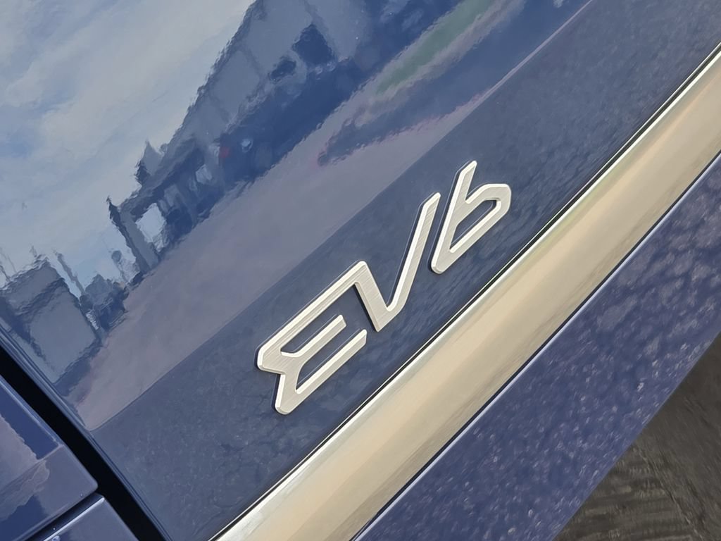 New 2025 Kia EV6 Wind RWD image 8