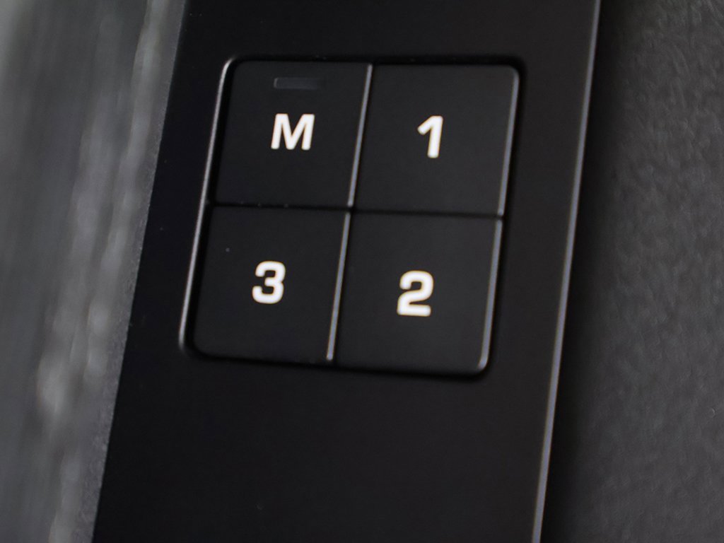 Used 2022 Land Rover Discovery HSE R-Dynamic image 38