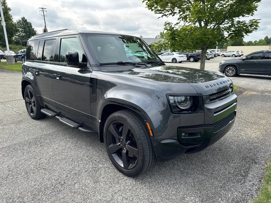 Used 2026 Land Rover Defender 110 X-Dynamic SE AWD/4WD image 2