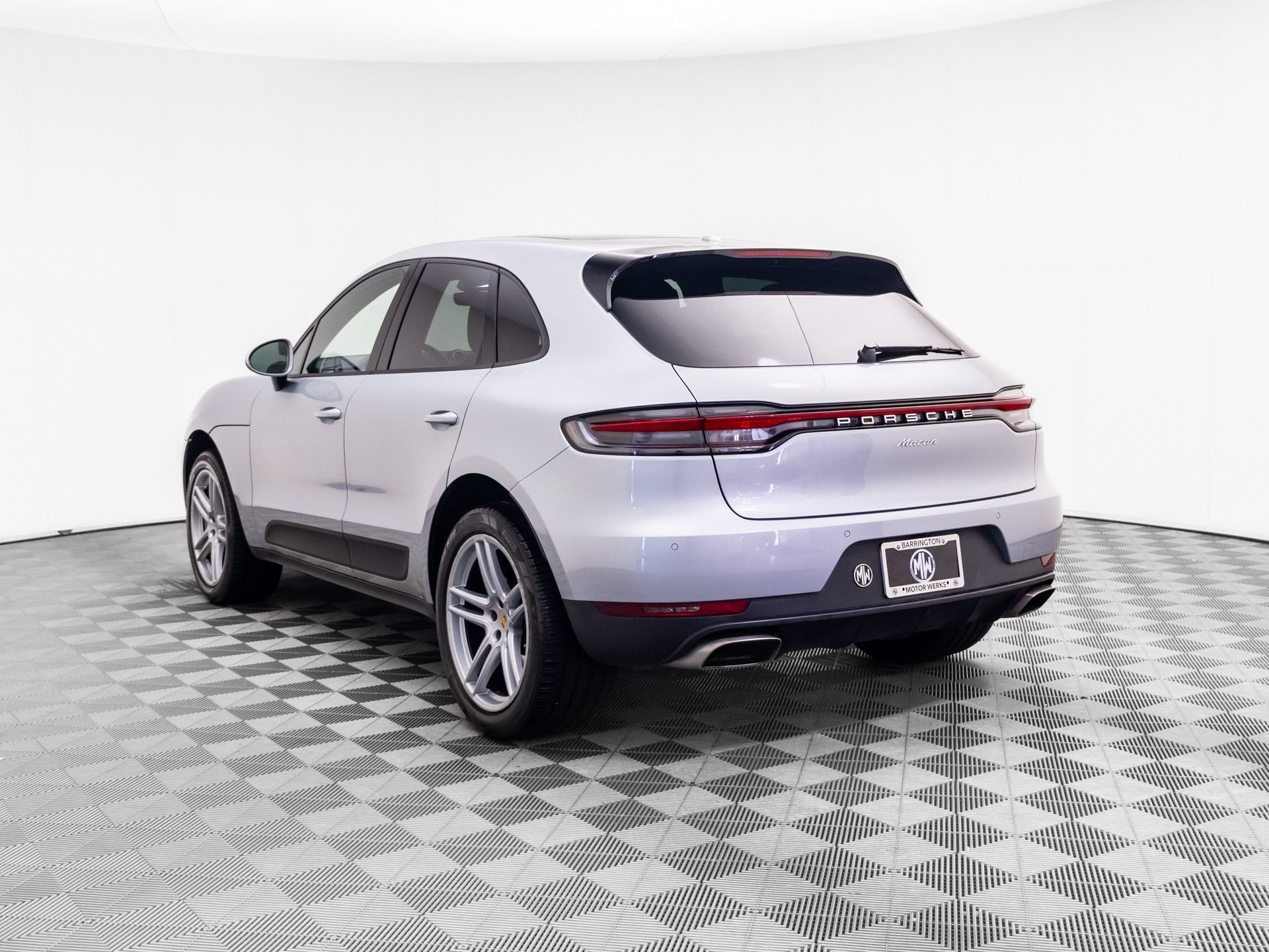 Used 2020 Porsche Macan AWD/4WD video 3