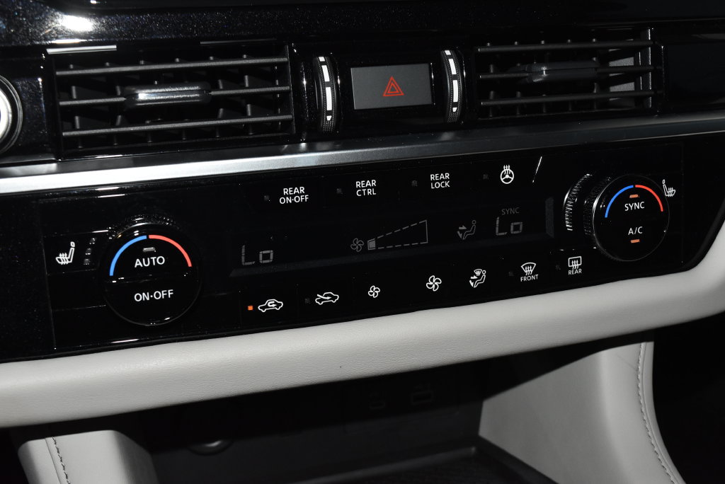 Certified 2024 Nissan Pathfinder SL AWD/4WD image 11