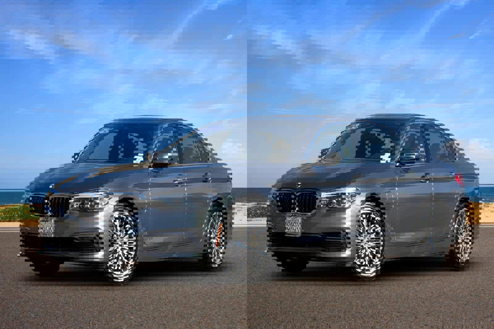 Used 2019 BMW 530e w/ Premium Package