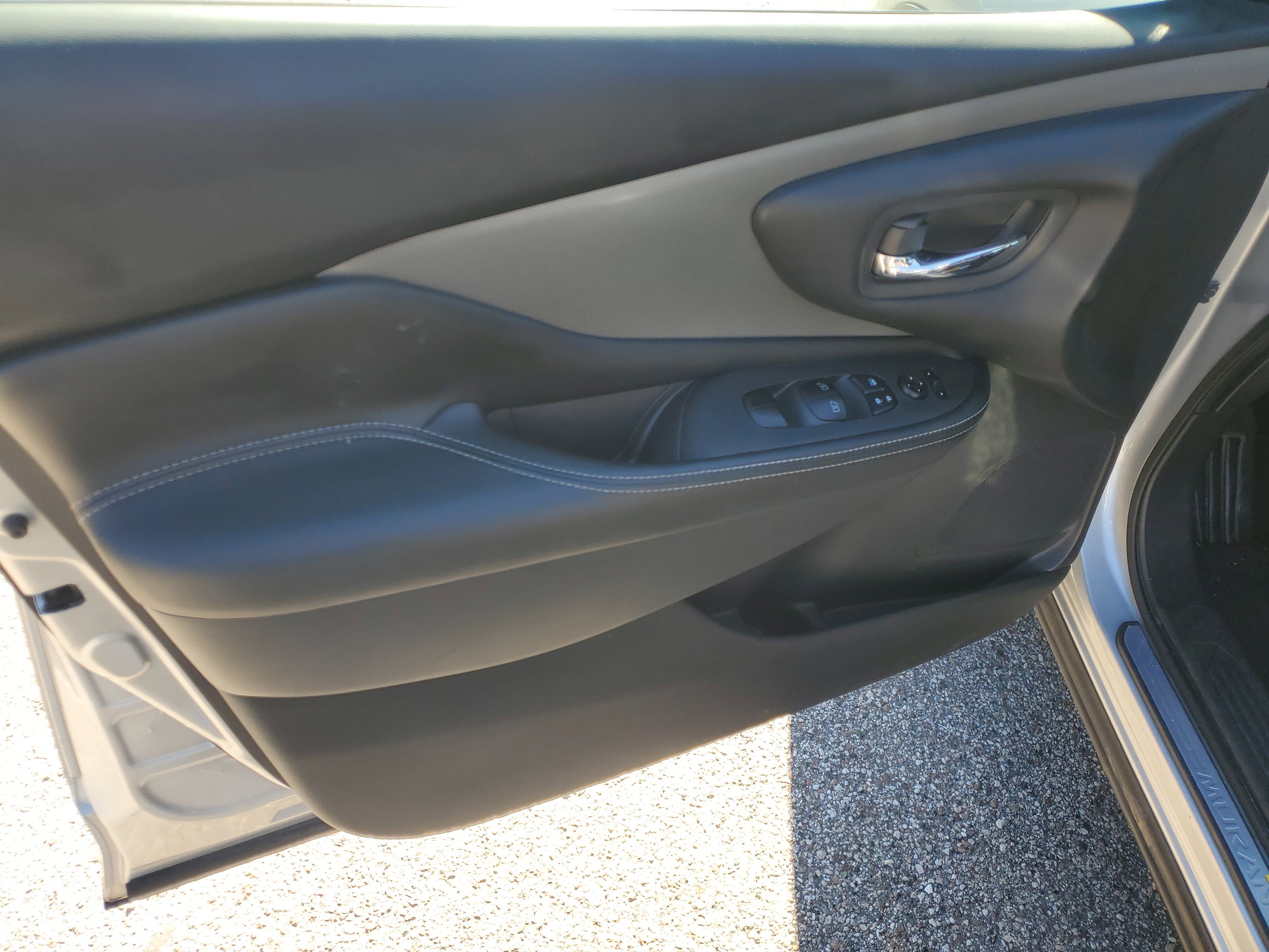 Used 2019 Nissan Murano SV image 14