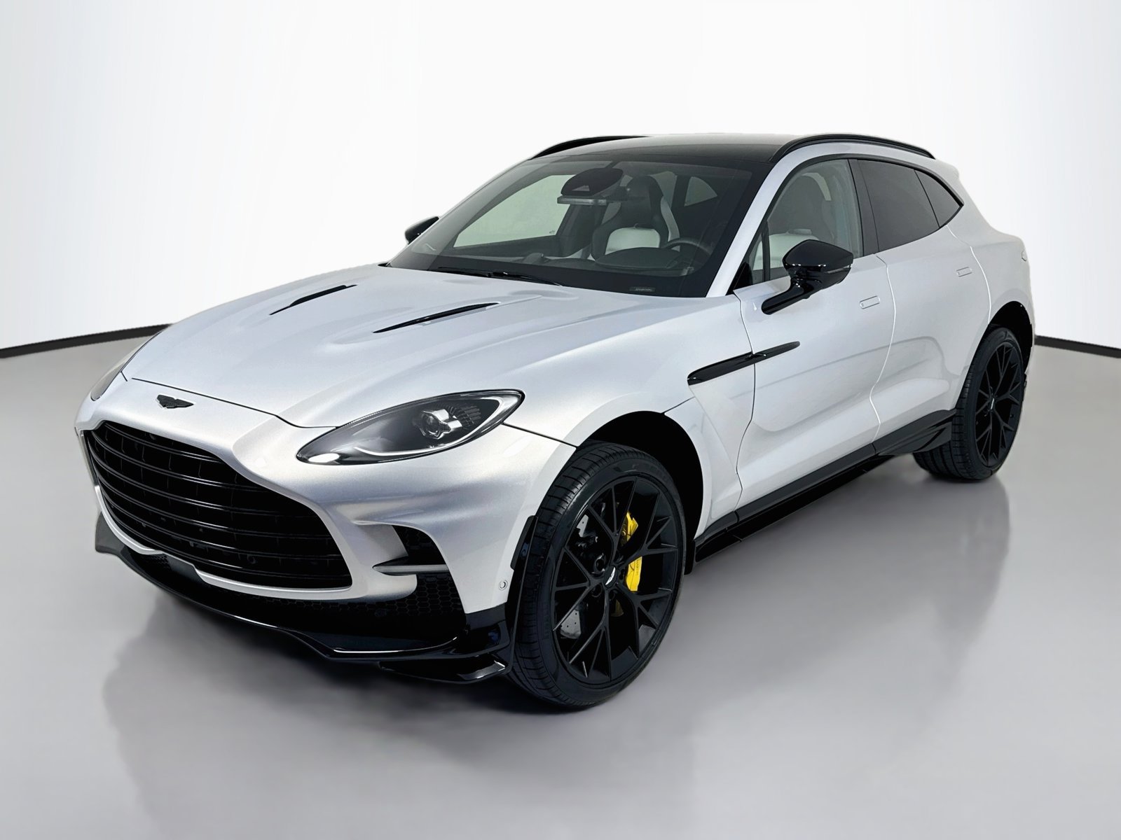 Used 2026 Aston Martin DBX 707 AWD/4WD image 3