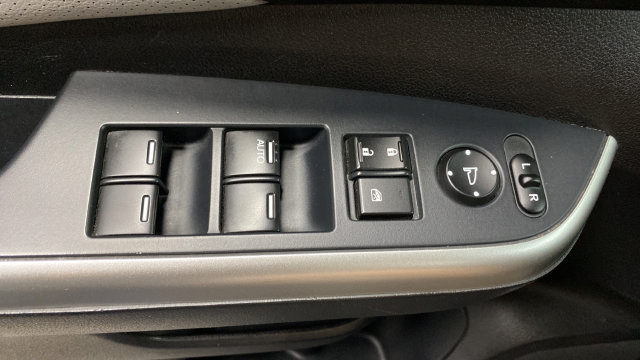 Used 2016 Honda CR-V Touring image 22