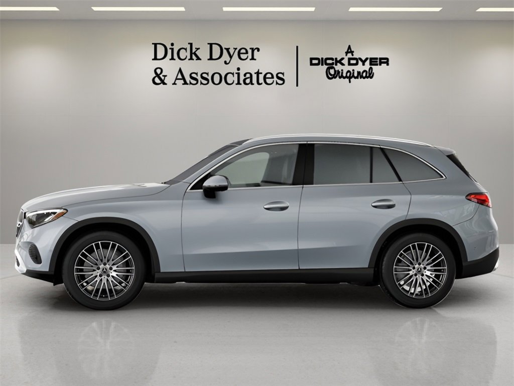 Used 2025 Mercedes-Benz GLC 300 4MATIC image 24