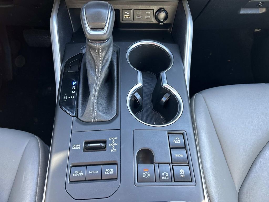 Used 2023 Toyota Highlander XLE image 29