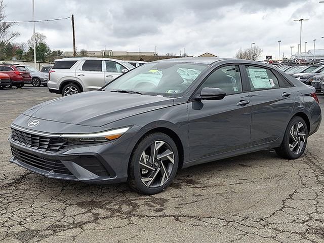 New 2026 Hyundai Elantra Sport image 2