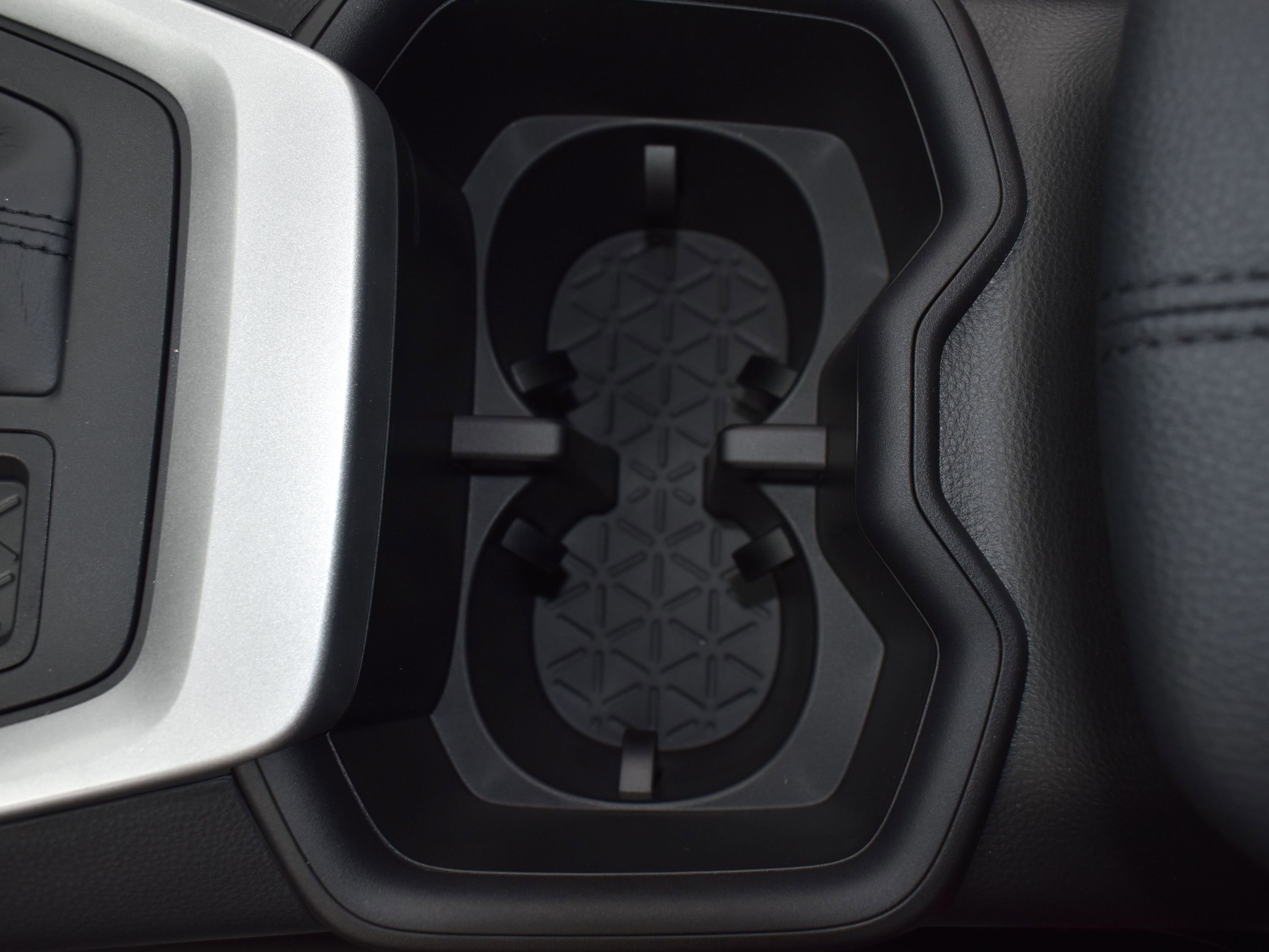 Used 2025 Toyota RAV4 XLE Premium image 18