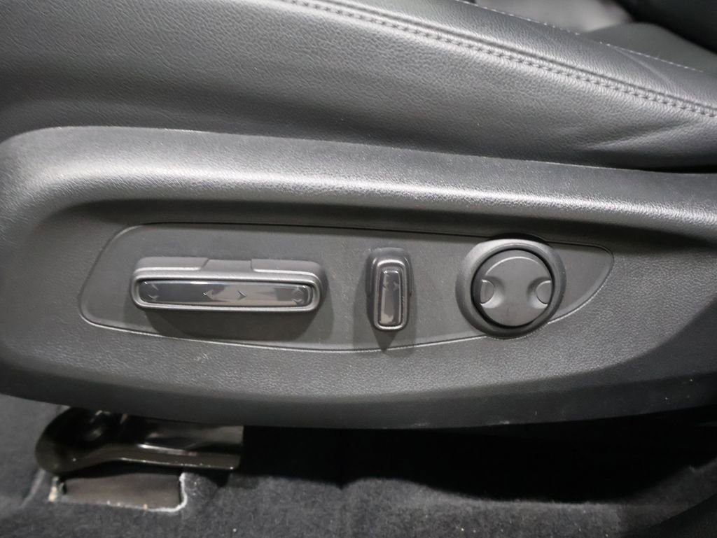 Used 2025 Honda CR-V EX-L image 12