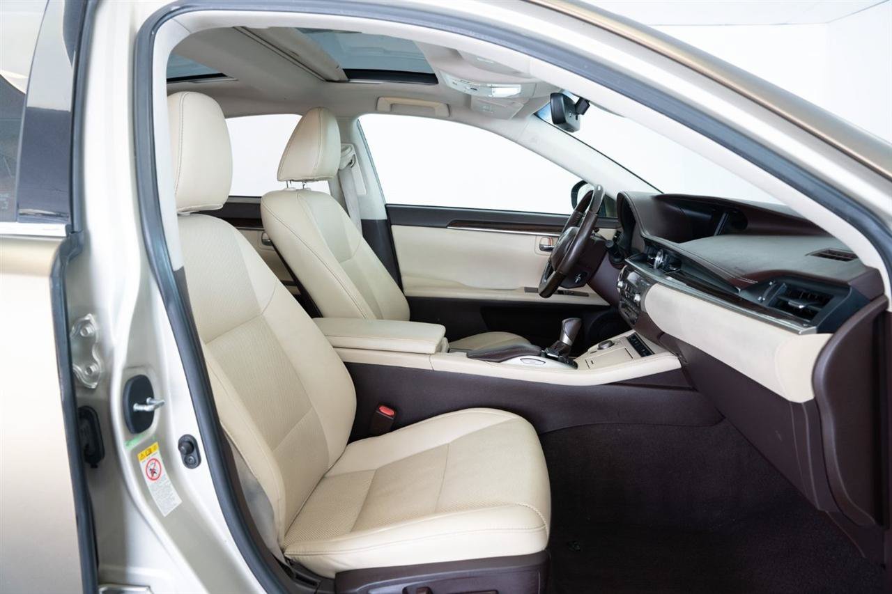 Used 2017 Lexus ES 350 w/ Navigation System Package FWD image 16
