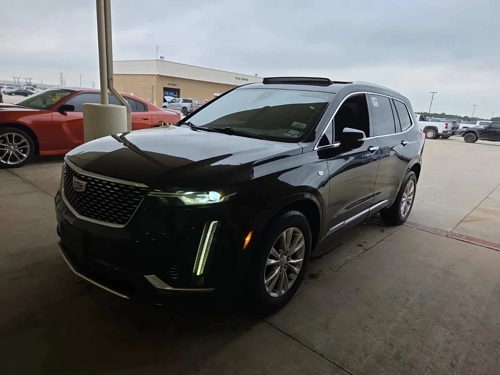 Used 2021 Cadillac XT6 Luxury w/ LPO, Floor Liner Package AWD/4WD image 1