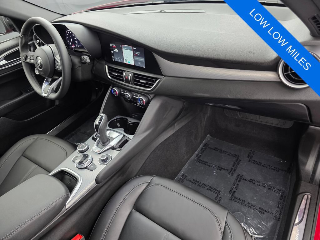 Used 2026 Alfa Romeo Giulia w/ Driving Assist Package RWD image 28