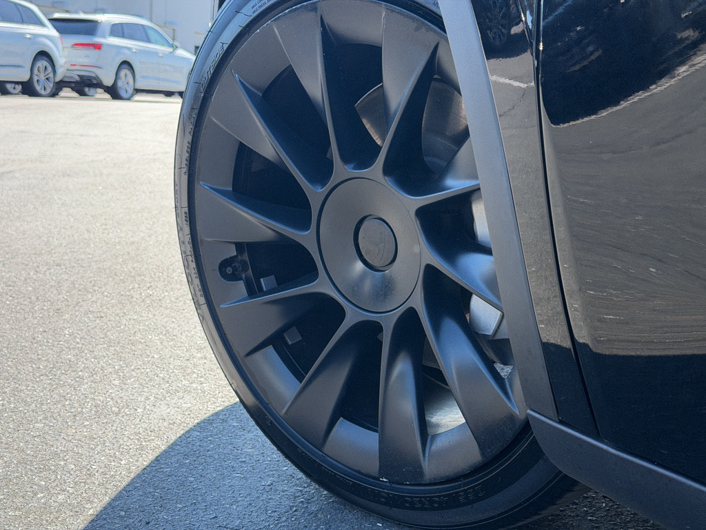 Used 2023 Tesla Model Y Long Range AWD/4WD image 9
