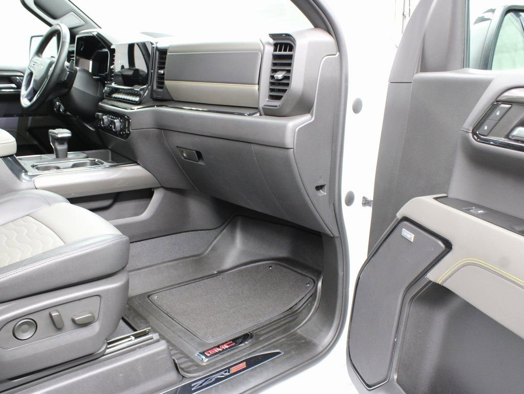 Used 2023 Chevrolet Silverado 1500 ZR2 image 35