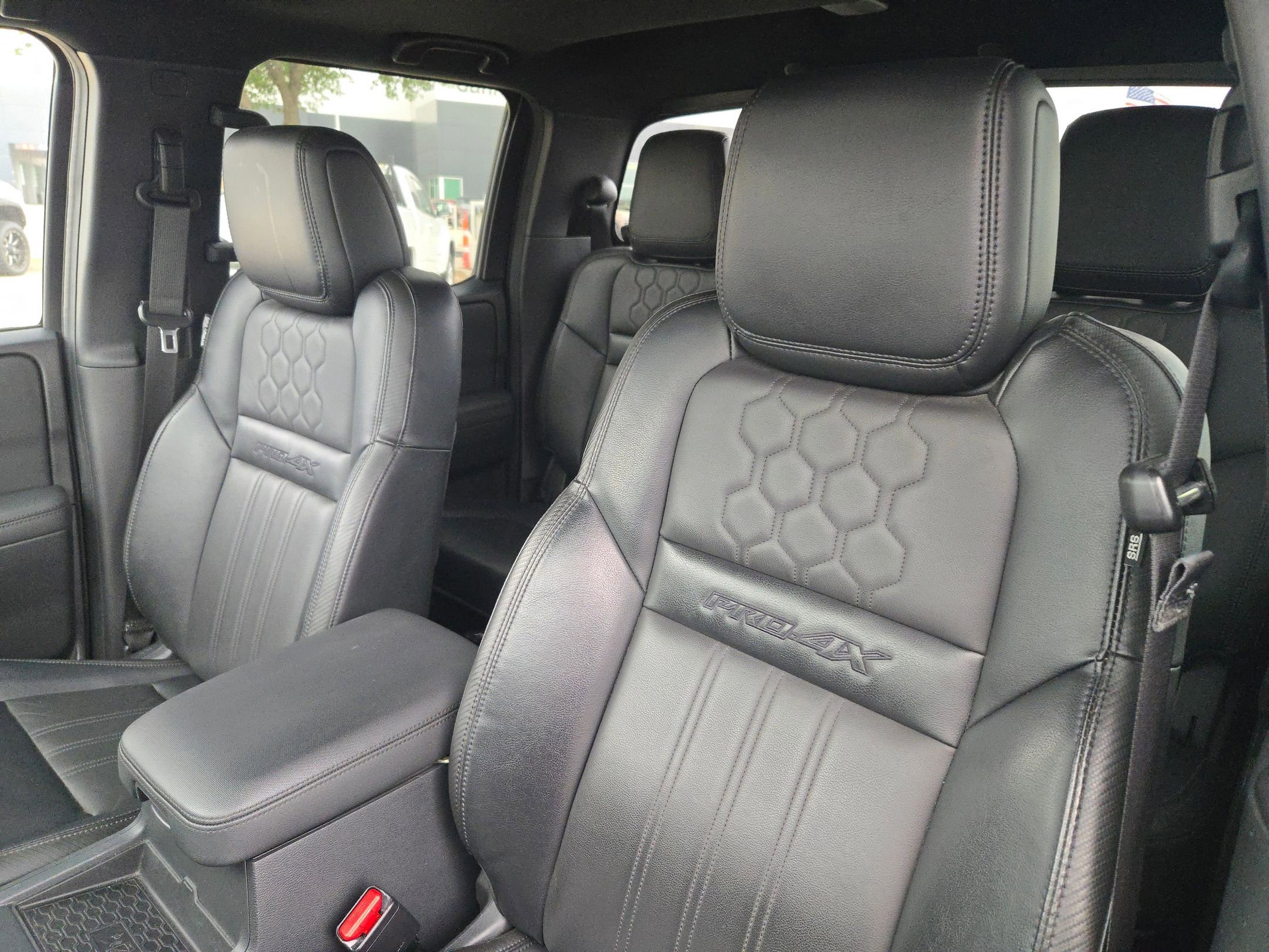 Used 2022 Nissan Frontier PRO-4X w/ Pro-4X Premium Package image 9