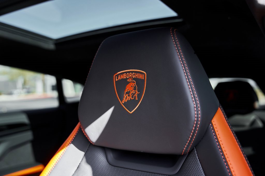 Used 2025 Lamborghini Urus SE image 49