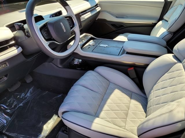 New 2026 Lincoln Navigator L Black Label AWD/4WD image 11