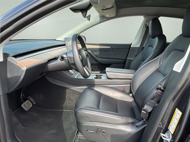 Used 2025 Tesla Model Y Long Range AWD/4WD image 18