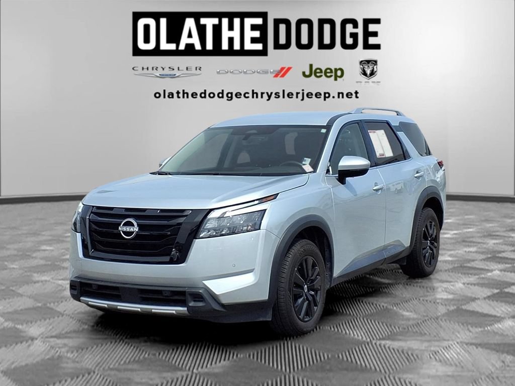 Used 2025 Nissan Pathfinder SL