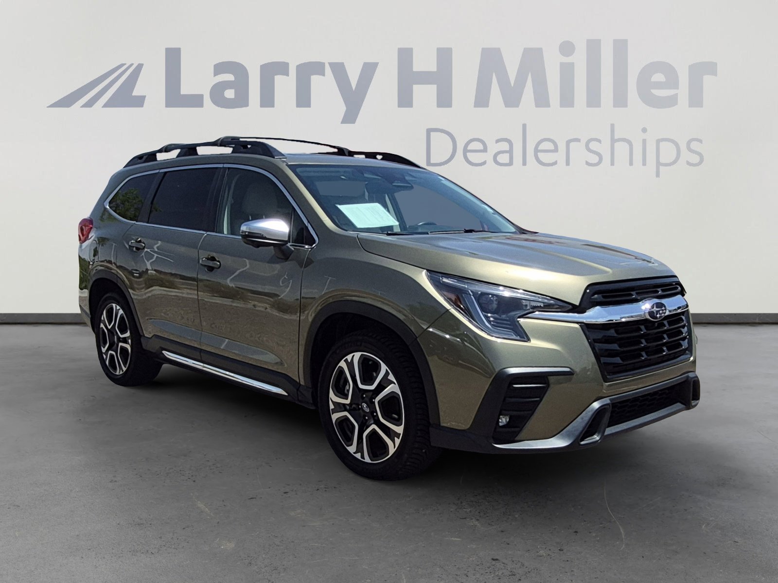 Used 2023 Subaru Ascent Limited w/ Technology Package AWD/4WD image 7