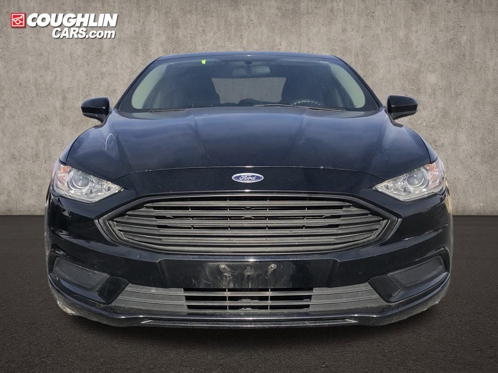 Used 2017 Ford Fusion SE image 2