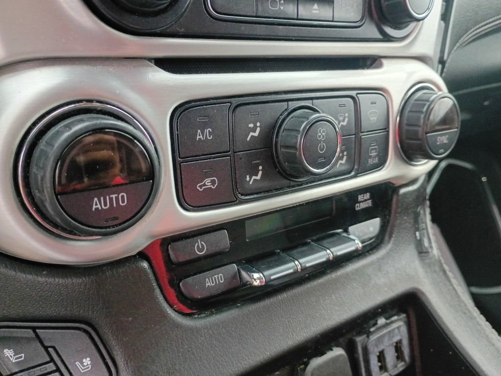 Used 2020 GMC Yukon XL SLT image 32