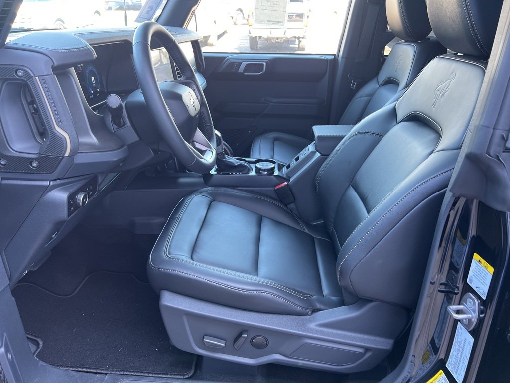 New 2025 Ford Bronco Badlands image 12