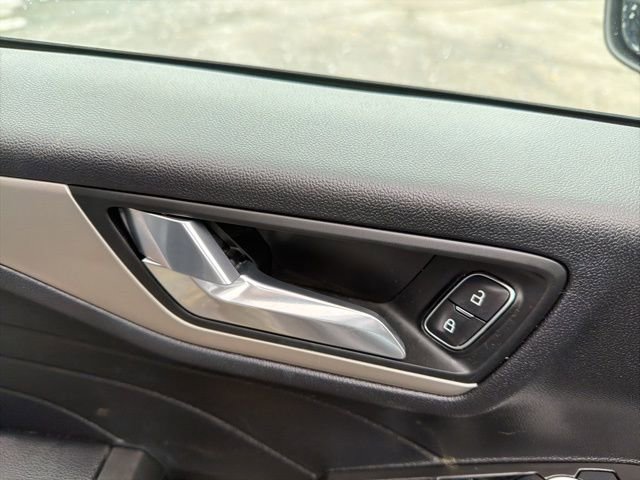 Used 2021 Ford Escape SE image 22