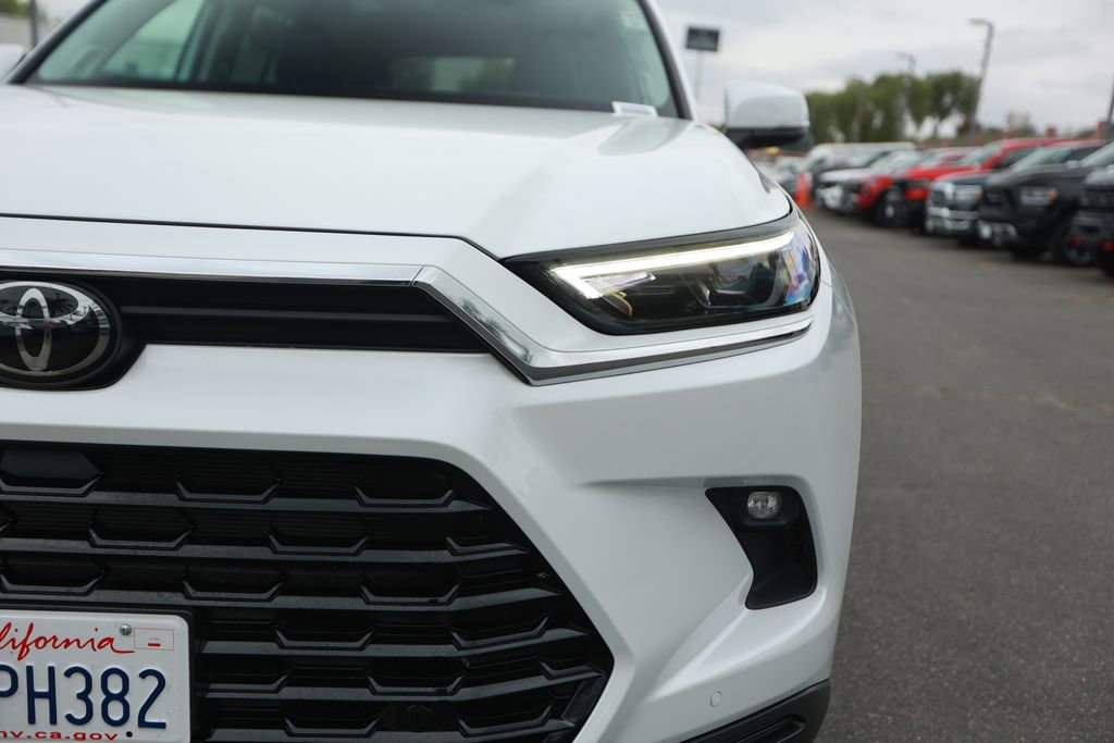 Used 2024 Toyota Grand Highlander Limited image 5