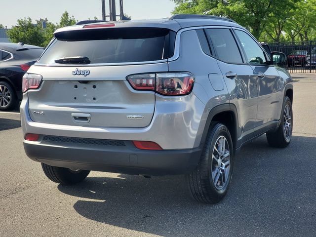 Used 2017 Jeep Compass Latitude w/ Popular Equipment Group AWD/4WD image 4