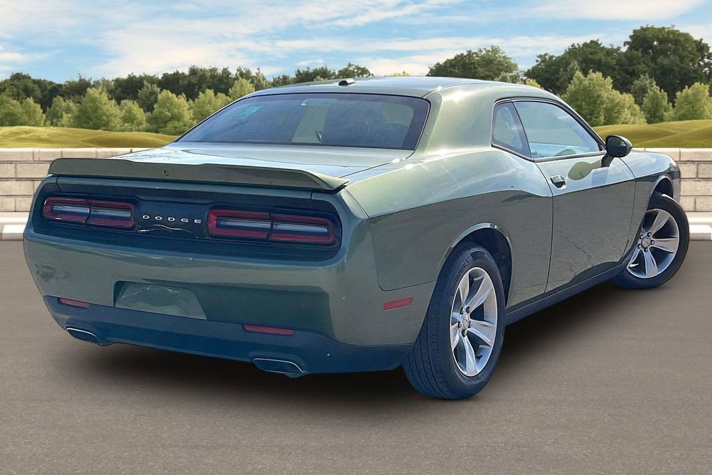 Used 2018 Dodge Challenger SXT image 11