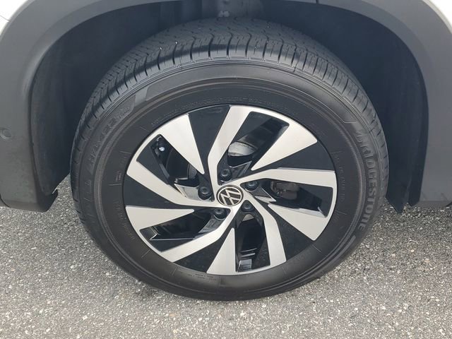 Certified 2025 Volkswagen Tiguan S FWD image 5