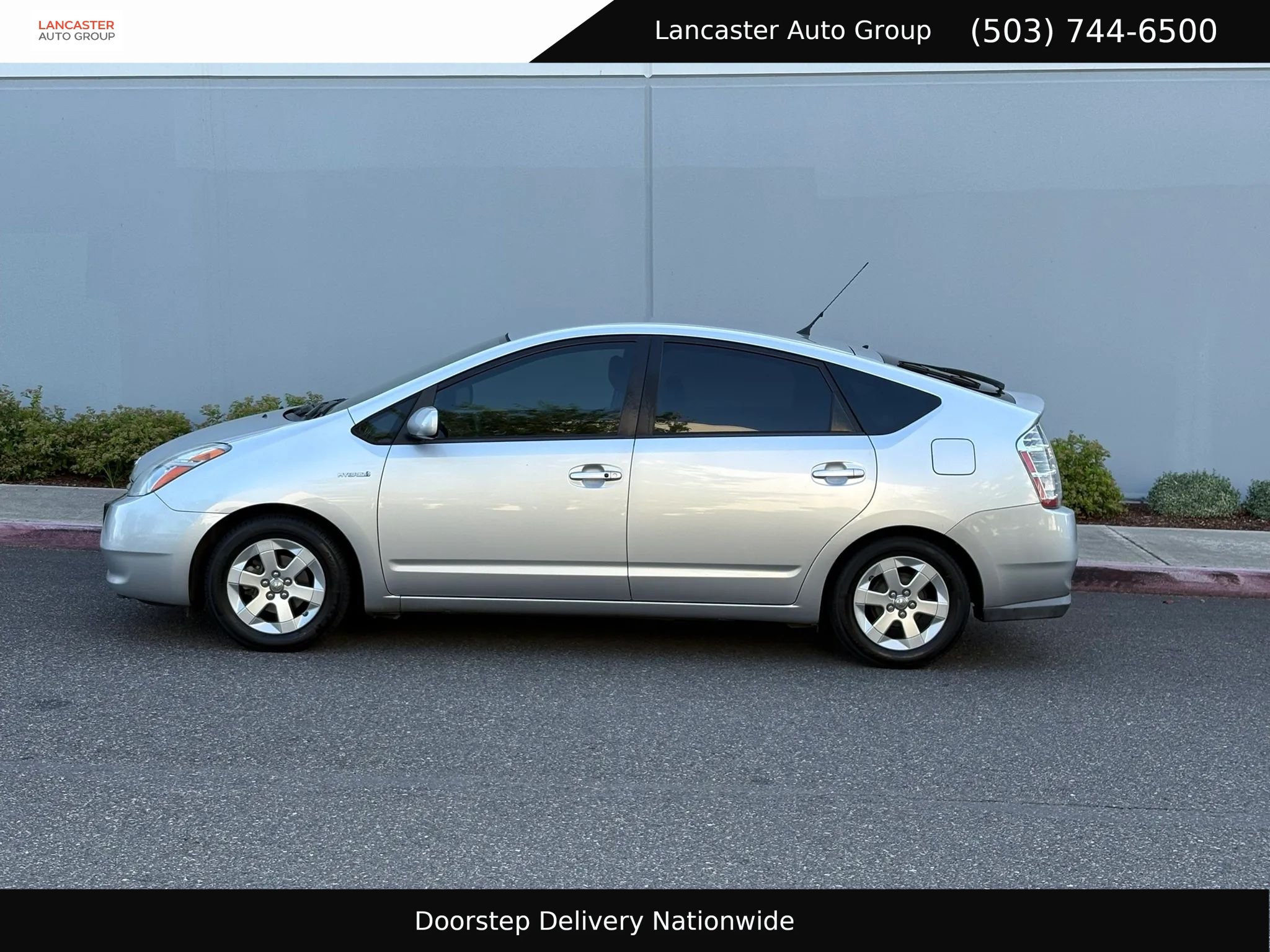 Used 2009 Toyota Prius w/ Pkg 6 FWD image 3
