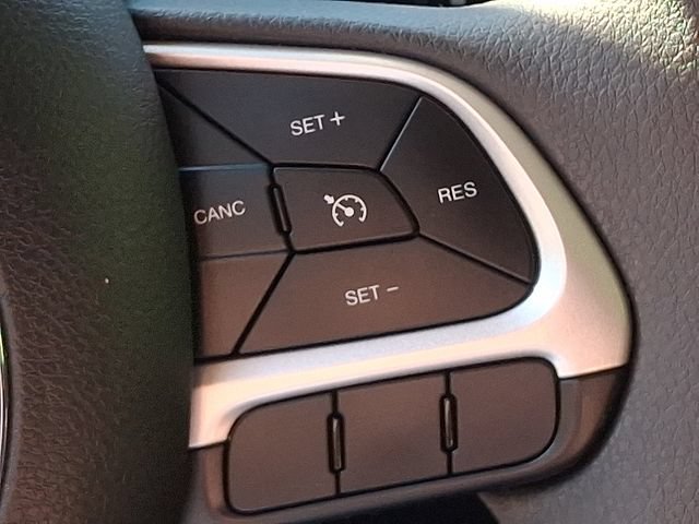 Used 2023 Jeep Renegade Latitude AWD/4WD image 22