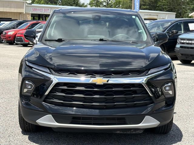 Used 2025 Chevrolet Blazer LT FWD image 2
