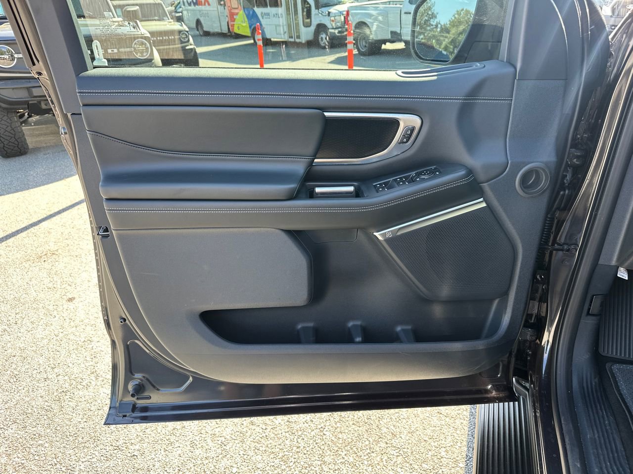 New 2026 Ford Expedition Platinum image 40