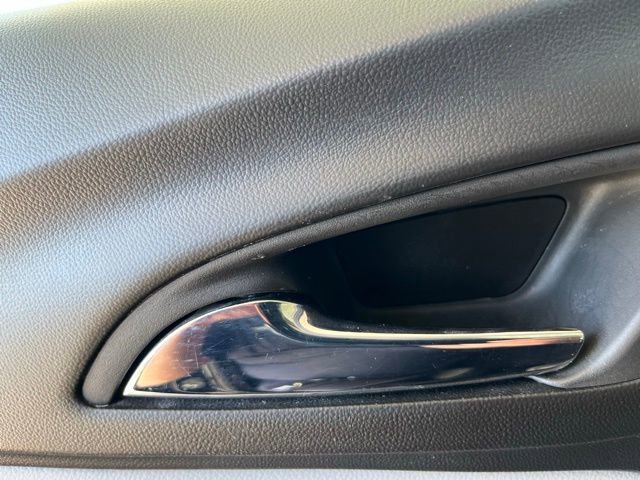 Used 2022 Chevrolet Equinox LS w/ LS Convenience Package FWD image 10