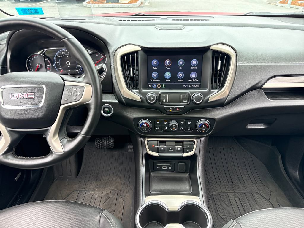 Used 2024 GMC Terrain Denali w/ Denali Premium Package AWD/4WD image 17