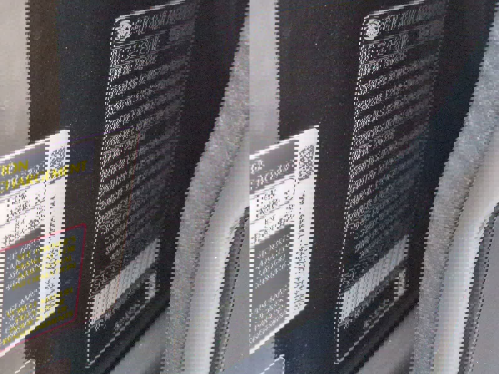 Used 2018 Land Rover Range Rover Long Wheelbase Supercharged image 38