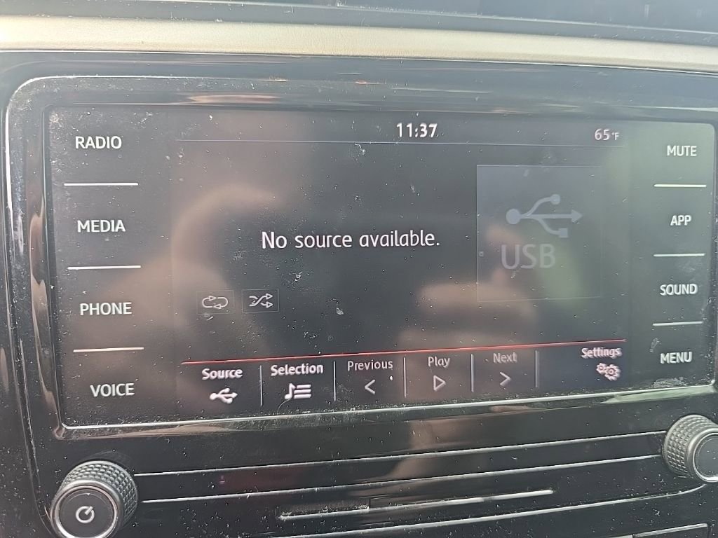 Used 2022 Volkswagen Passat 2.0T SE image 18